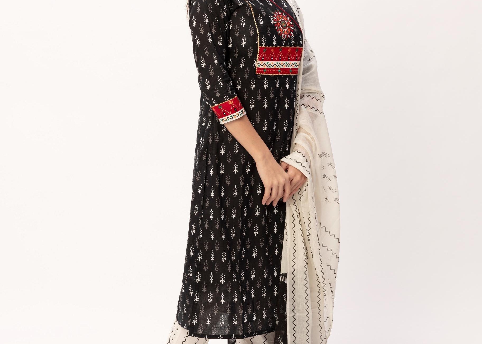 Black Cotton Jaipuri Prints Kurti Pant Set - Maldo