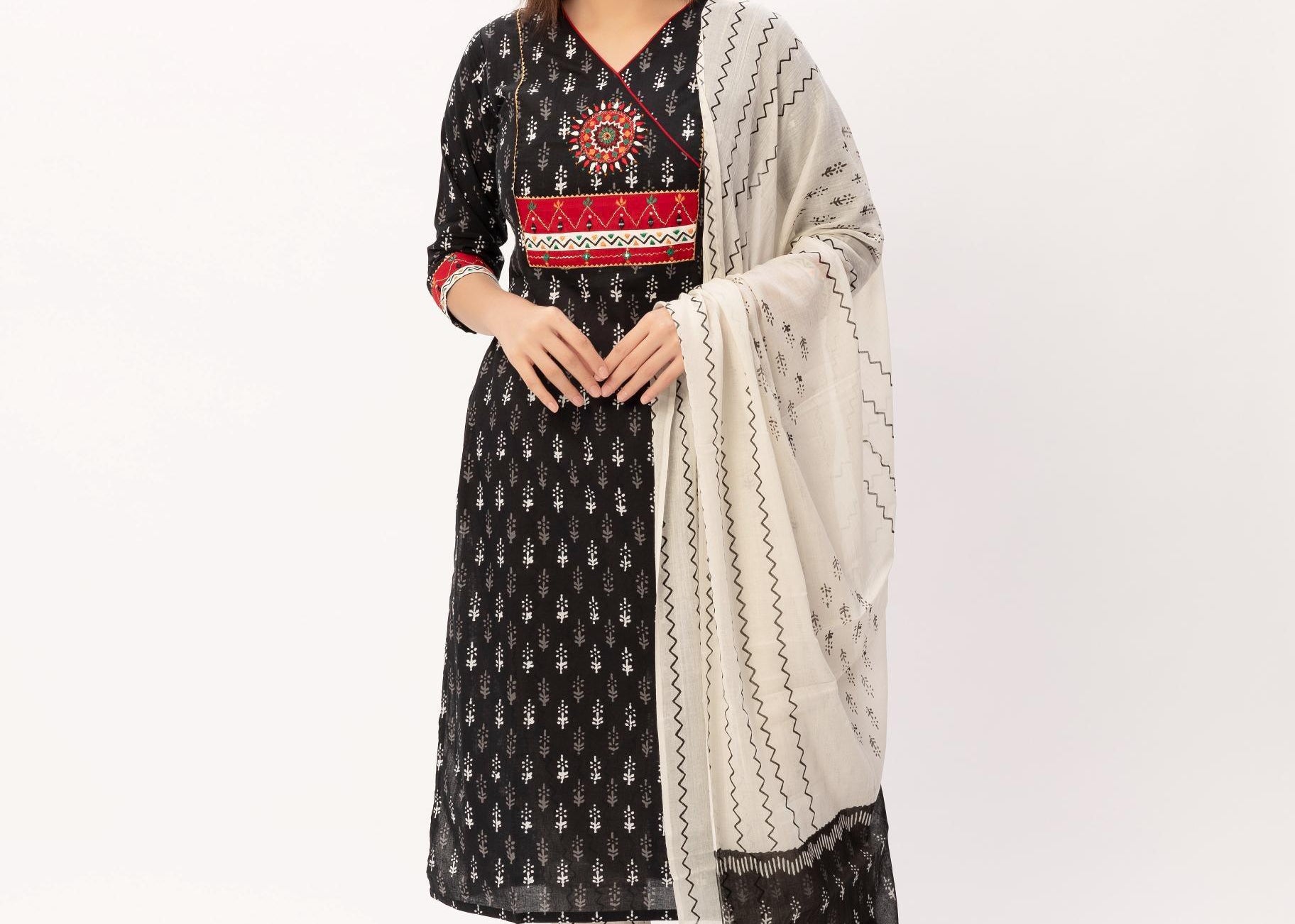 Black Cotton Jaipuri Prints Kurti Pant Set - Maldo